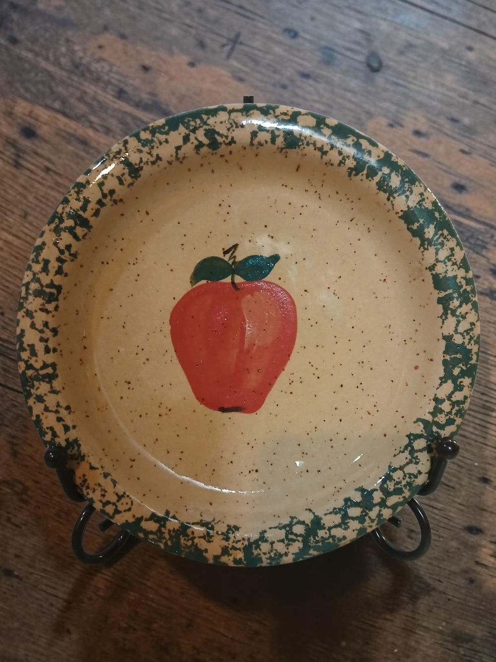Hand-Painted Apple Decorative Wall Plate - Cream and Green